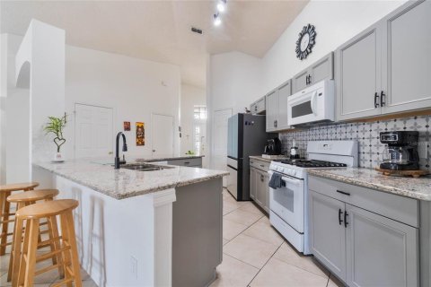 House in Davenport, Florida 4 bedrooms, 166.85 sq.m. № 2099232 - photo 4