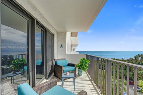 Condo in Hollywood, Florida, 2 bedrooms № 1999919 - photo 3