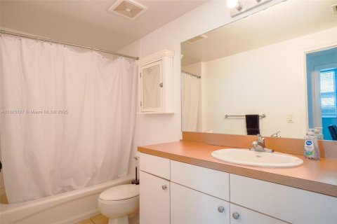 Купить кондоминиум в Майами, Флорида 2 спальни, 99.31м2, № 1938066 - фото 18