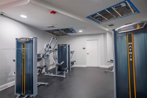 Condo in Miami, Florida, 2 bedrooms  № 1938066 - photo 27