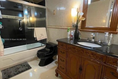 Condominio en venta en Tamarac, Florida, 2 dormitorios, 95.22 m2 № 1684292 - foto 7