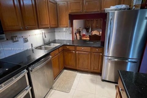 Condominio en venta en Tamarac, Florida, 2 dormitorios, 95.22 m2 № 1684292 - foto 3