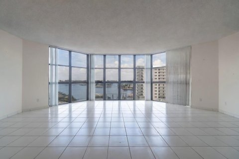 Condominio en venta en Hillsboro Beach, Florida, 2 dormitorios, 195.09 m2 № 2147026 - foto 6