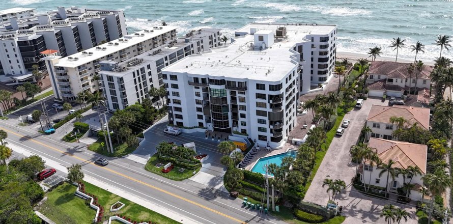 Condominio en Hillsboro Beach, Florida, 2 dormitorios  № 2147026