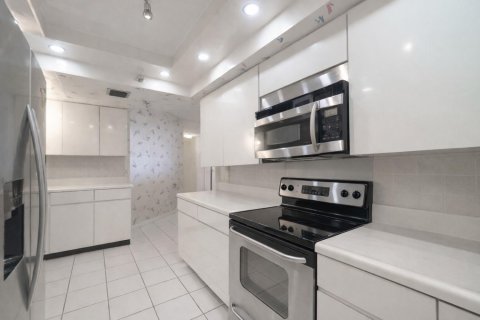 Condominio en venta en Hillsboro Beach, Florida, 2 dormitorios, 195.09 m2 № 2147026 - foto 15
