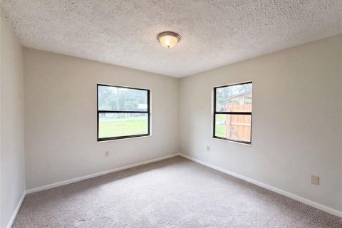 House in Ocala, Florida 2 bedrooms, 106.19 sq.m. № 2167570 - photo 13