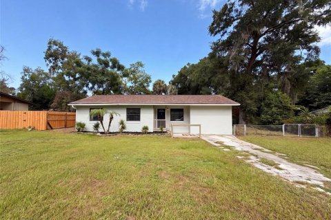 House in Ocala, Florida 2 bedrooms, 106.19 sq.m. № 2167570