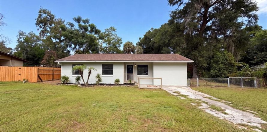 House in Ocala, Florida 2 bedrooms, 106.19 sq.m. № 2167570