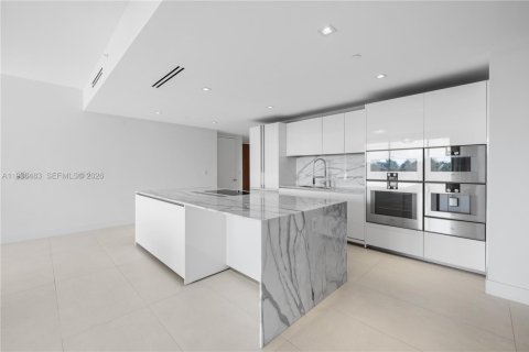Copropriété à louer à Bal Harbour, Floride: 2 chambres, 167.69 m2 № 2152570 - photo 6
