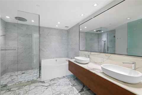 Copropriété à louer à Bal Harbour, Floride: 2 chambres, 167.69 m2 № 2152570 - photo 10