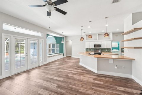 Casa en venta en Tampa, Florida, 4 dormitorios, 227.05 m2 № 1782264 - foto 4
