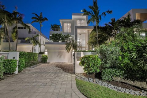 House in Fort Lauderdale, Florida 4 bedrooms, 397.9 sq.m. № 2081945 - photo 2