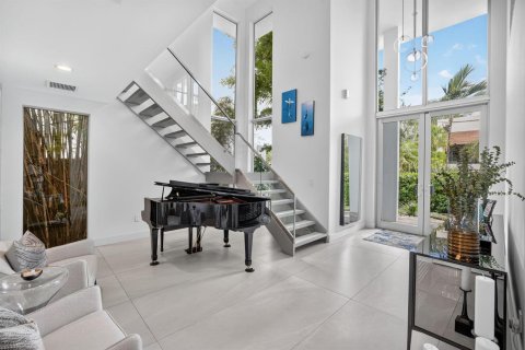 House in Fort Lauderdale, Florida 4 bedrooms, 397.9 sq.m. № 2081945 - photo 13