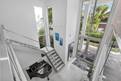 House in Fort Lauderdale, Florida 4 bedrooms, 397.9 sq.m. № 2081945 - photo 16
