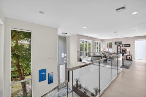 House in Fort Lauderdale, Florida 4 bedrooms, 397.9 sq.m. № 2081945 - photo 15