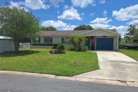 House in Hernando Beach, Florida 2 bedrooms, 89.19 sq.m. № 2384388