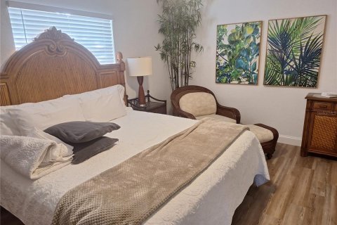 House in Hernando Beach, Florida 2 bedrooms, 89.19 sq.m. № 2384388 - photo 8