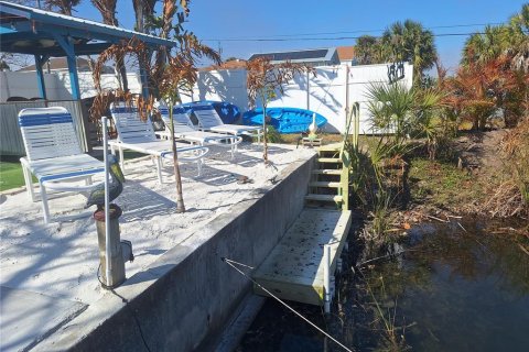 House in Hernando Beach, Florida 2 bedrooms, 89.19 sq.m. № 2384388 - photo 20