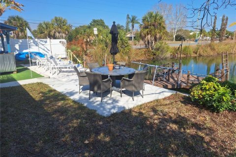 House in Hernando Beach, Florida 2 bedrooms, 89.19 sq.m. № 2384388 - photo 18