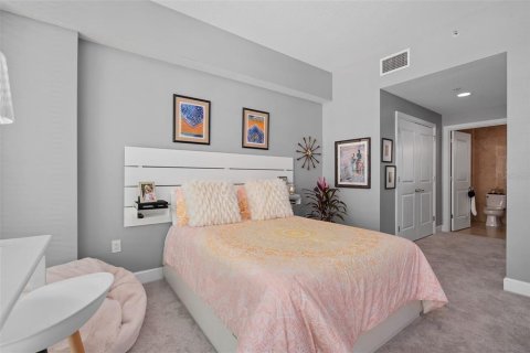 Condo in Orlando, Florida, 2 bedrooms № 2123428 - photo 12