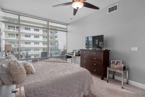 Condo in Orlando, Florida, 2 bedrooms № 2123428 - photo 16