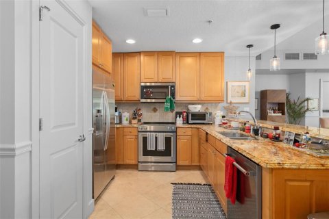 Condo in Orlando, Florida, 2 bedrooms № 2123428 - photo 5