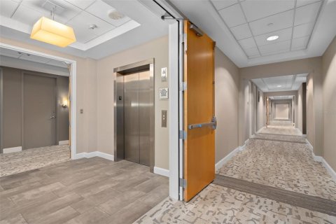 Condo in Orlando, Florida, 2 bedrooms № 2123428 - photo 28