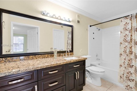 Купить кондоминиум в Майами, Флорида 2 спальни, 101.26м2, № 2043378 - фото 11