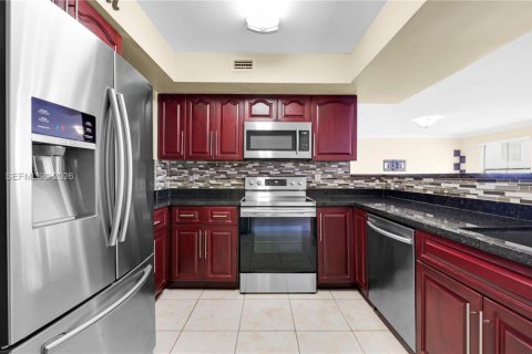 Купить кондоминиум в Майами, Флорида 2 спальни, 101.26м2, № 2043378 - фото 7