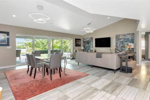 Casa en alquiler en Saint Petersburg, Florida, 3 dormitorios, 231.88 m2 № 1911509 - foto 11