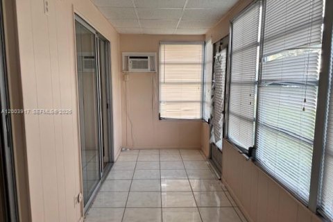 Condo in Delray Beach, Florida, 2 bedrooms  № 2068839 - photo 9