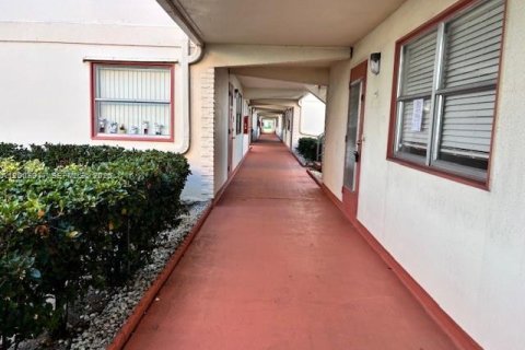 Condo in Delray Beach, Florida, 2 bedrooms  № 2068839 - photo 2
