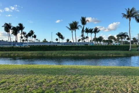 Condo in Delray Beach, Florida, 2 bedrooms  № 2068839 - photo 10