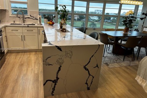 Copropriété à vendre à Fort Lauderdale, Floride: 2 chambres, 118.54 m2 № 2010888 - photo 3