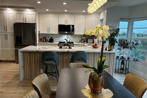 Copropriété à vendre à Fort Lauderdale, Floride: 2 chambres, 118.54 m2 № 2010888 - photo 2