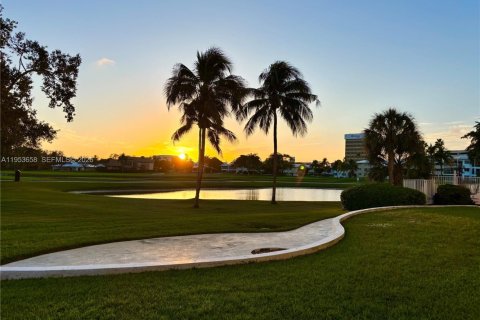 Copropriété à vendre à Fort Lauderdale, Floride: 2 chambres, 118.54 m2 № 2010888 - photo 18