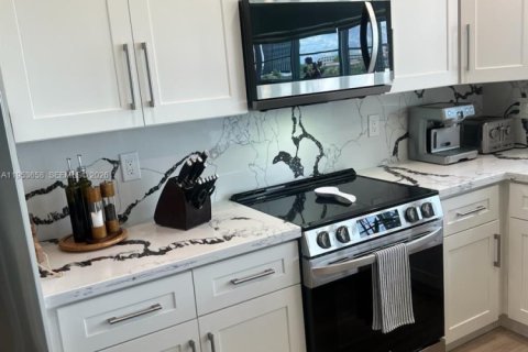 Copropriété à vendre à Fort Lauderdale, Floride: 2 chambres, 118.54 m2 № 2010888 - photo 4