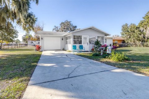 House in Lake Wales, Florida 2 bedrooms, 126.72 sq.m. № 2101259