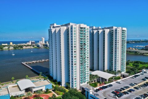 Copropriété à vendre à Holly Hill, Floride: 3 chambres, 208.01 m2 № 765907 - photo 1