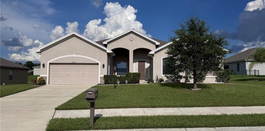 House in Lake Wales, Florida 5 bedrooms, 269.51 sq.m. № 1885594