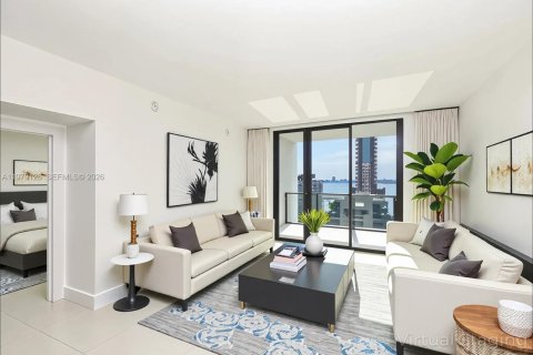Condo in Miami, Florida, 2 bedrooms  № 2080124 - photo 2