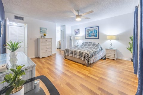 Condominio en venta en Lauderhill, Florida, 1 dormitorio, 86.21 m2 № 2034295 - foto 16