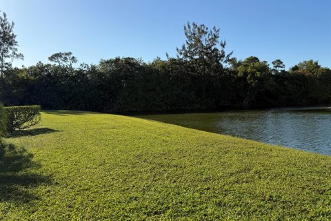 Condo in West Palm Beach, Florida, 2 bedrooms № 2086795 - photo 5