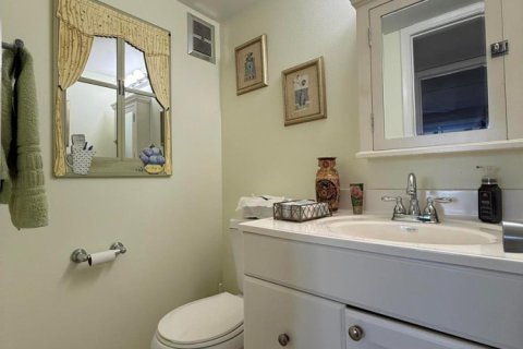 Condo in West Palm Beach, Florida, 2 bedrooms № 2086795 - photo 15