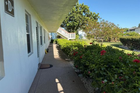 Condo in West Palm Beach, Florida, 2 bedrooms № 2086795 - photo 6
