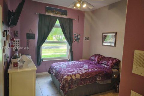 Villa ou maison à louer à Weston, Floride: 4 chambres, 404.96 m2 № 1982646 - photo 24