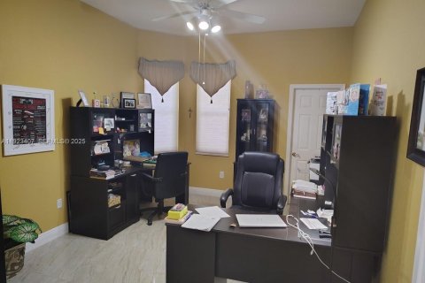 Villa ou maison à louer à Weston, Floride: 4 chambres, 404.96 m2 № 1982646 - photo 29