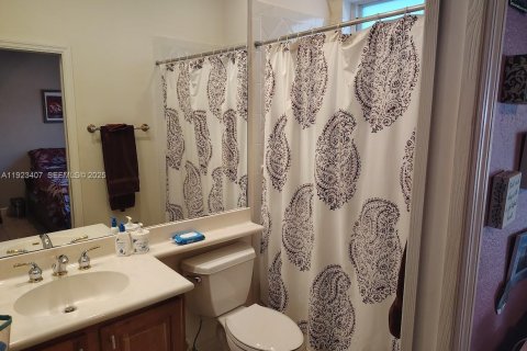 Villa ou maison à louer à Weston, Floride: 4 chambres, 404.96 m2 № 1982646 - photo 25