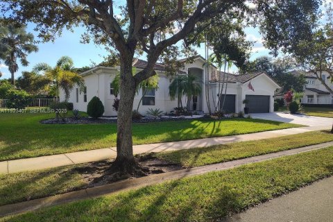 Villa ou maison à louer à Weston, Floride: 4 chambres, 404.96 m2 № 1982646 - photo 12