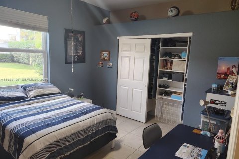 Villa ou maison à louer à Weston, Floride: 4 chambres, 404.96 m2 № 1982646 - photo 21